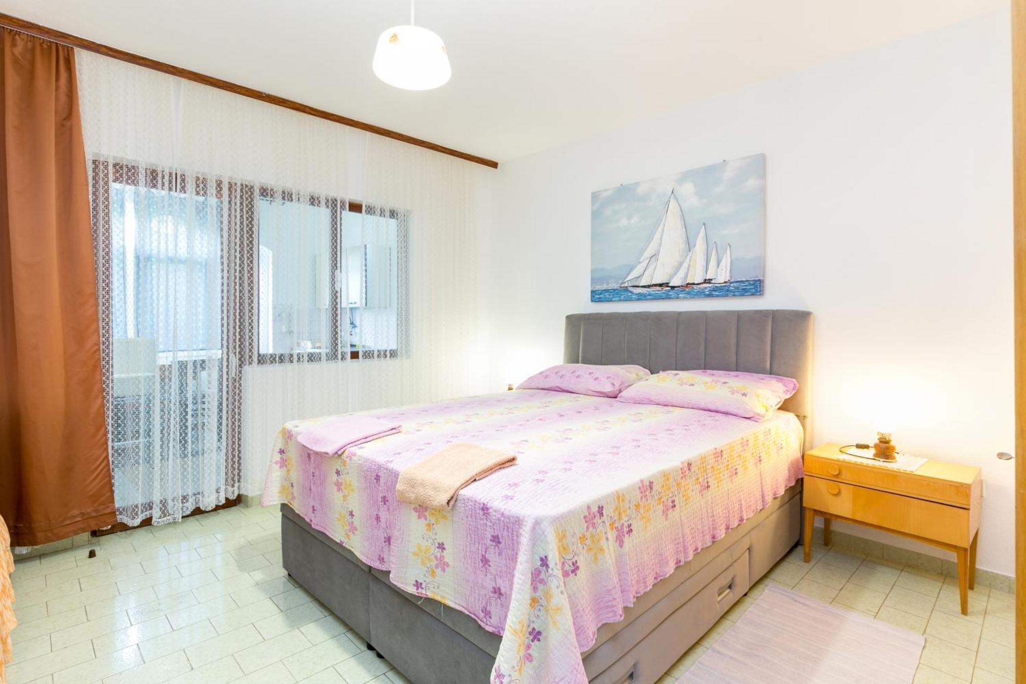 Apartments By The Sea Okrug Gornji, Ciovo - 1069 トロギール エクステリア 写真